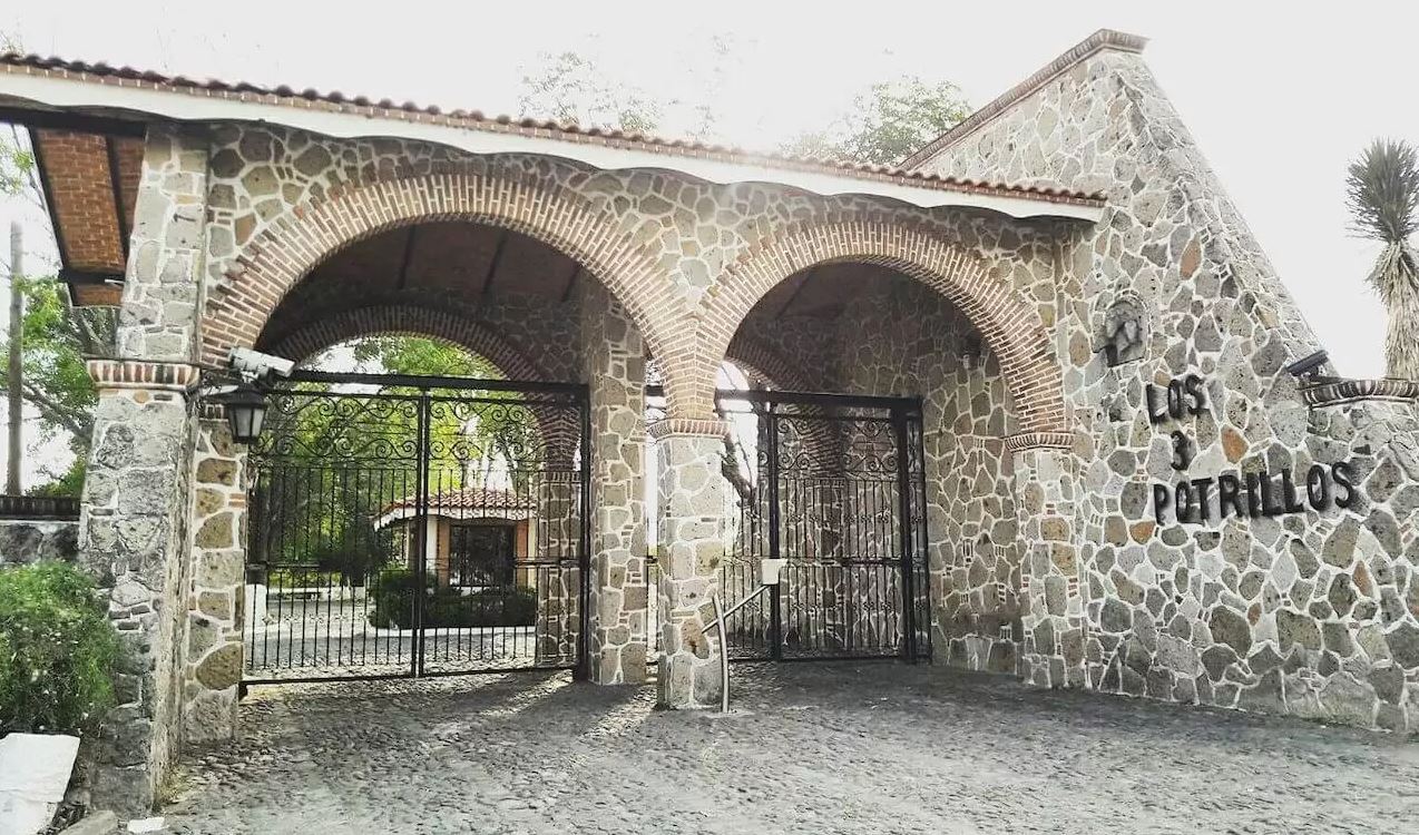 Conoce el rancho los tres potrillos propiedad de Vicente Fernández